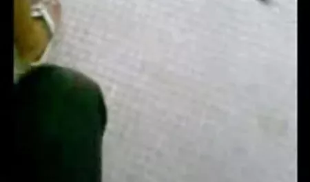Sıcak horoz yumuşak küçük ellerime çok seks xc iyi geliyor Joi
