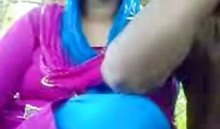 - Laura Kraft, parmakları ona hançer gibi bakıyordu mom seks xxx sürtme