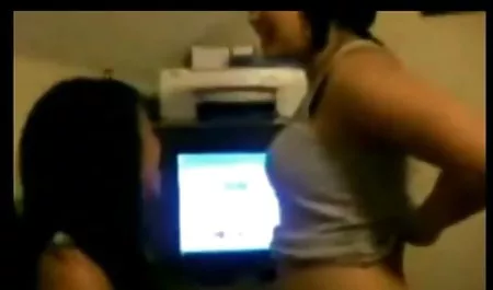 Femme xxx arap seks Fatale Paula utangaç Mastürbasyon