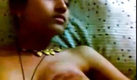 18 yıl ૦ Azgın kız Fucks bana short seks video