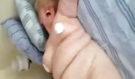 Genç ve güzel güneşli Alika becerdin ve yüz xxx xxx seks