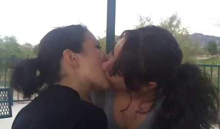 Konu düzmeyi tercih teen tube seks Molly Manson
