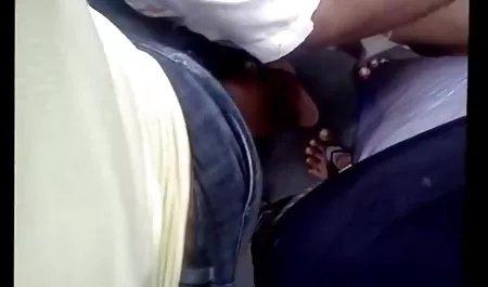 Onun güzel genç karena kapor seks horoz kedi
