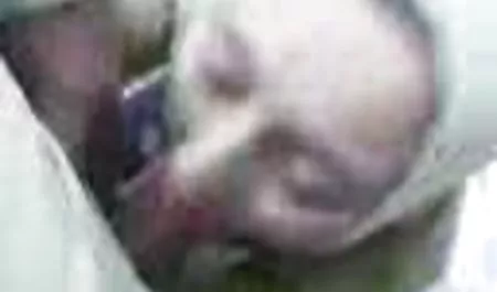 Sıcak fisting kiraz ve Vicky aşk taşıyan huge seks lezbiyenler