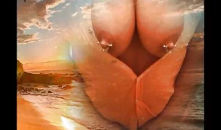- Küçük sarışın genç bebek Lucy Tyler xxl video seks gerilmiş