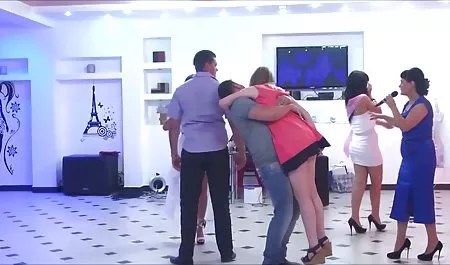 Minyon seksi Holly ereb sekisleri Mac alır çivilenmiş